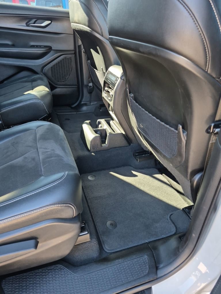 Used 2023 Jeep Grand Cherokee L Laredo AWD/4WD image 35