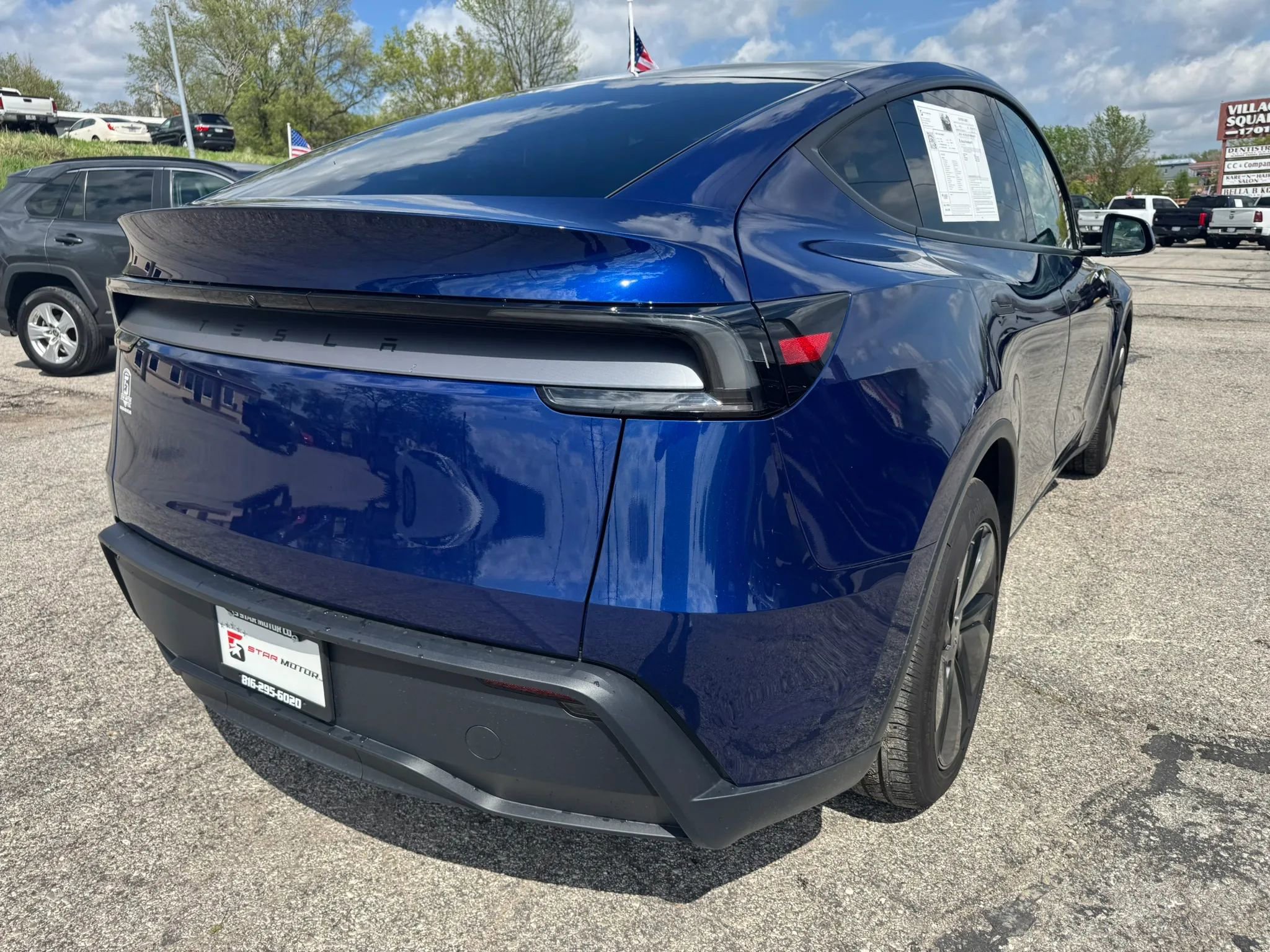Used 2026 Tesla Model Y Long Range RWD image 3