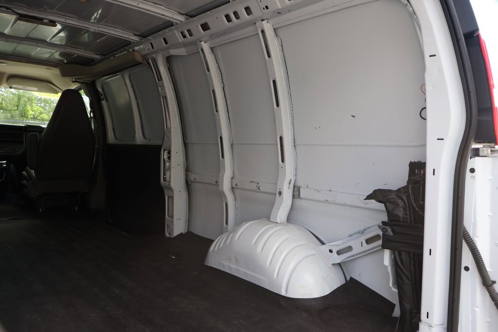 Used 2025 Chevrolet Express 2500 Extended w/ Driver Convenience Package image 44