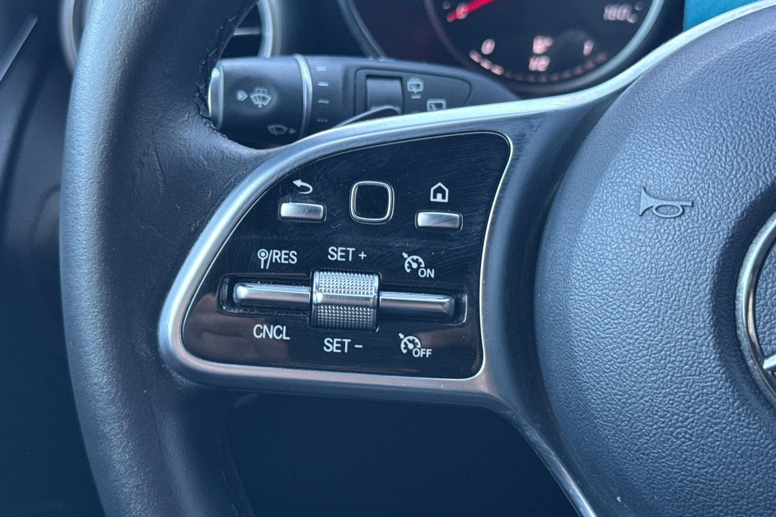 Used 2021 Mercedes-Benz GLC 300 image 27