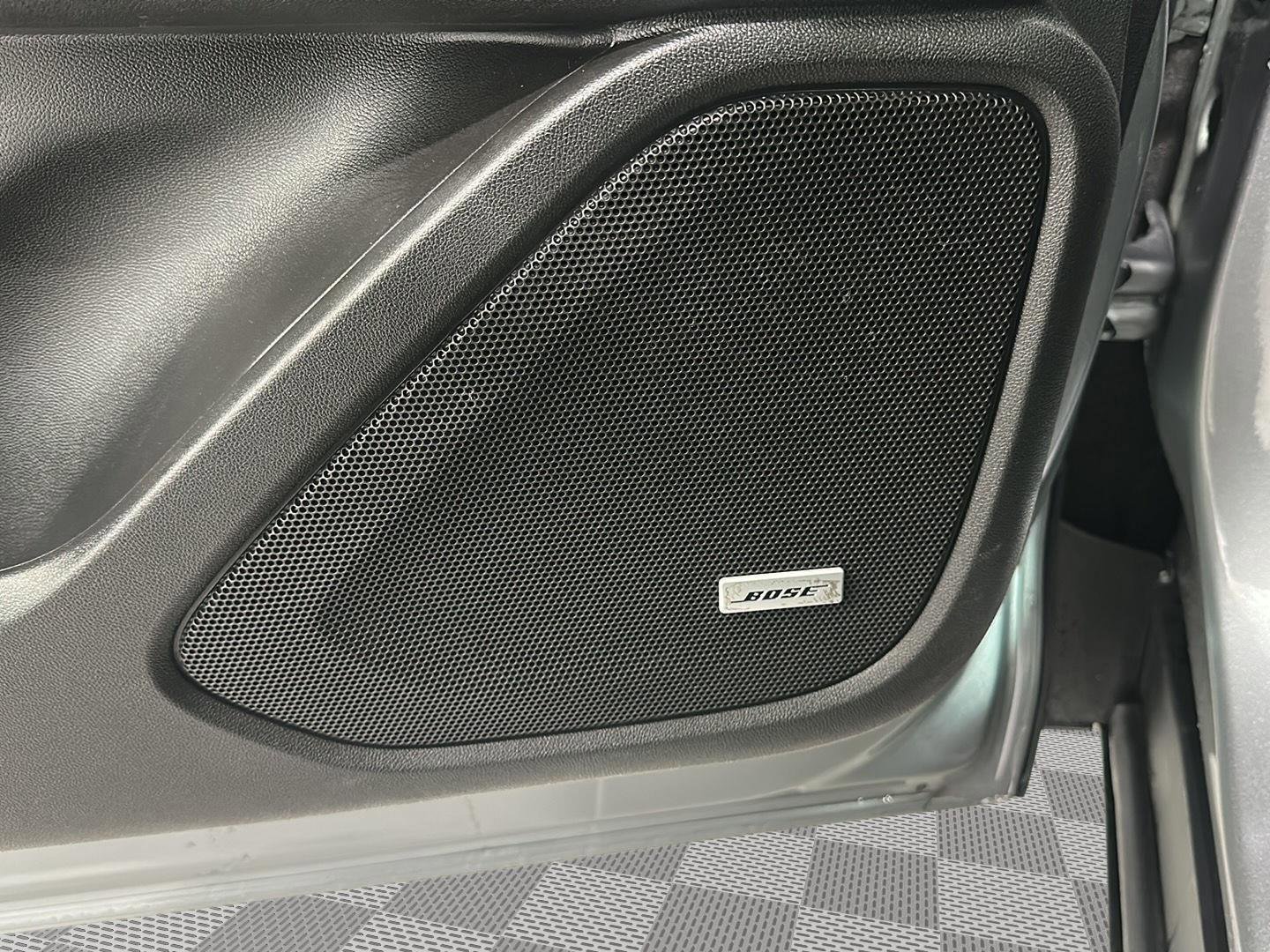 Used 2024 GMC Terrain SLT w/ Infotainment Package II image 27