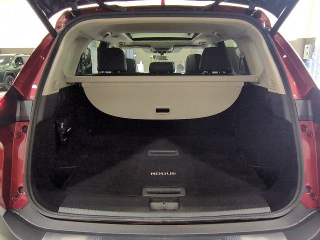 Used 2021 Nissan Rogue SL w/ Premium Package image 18