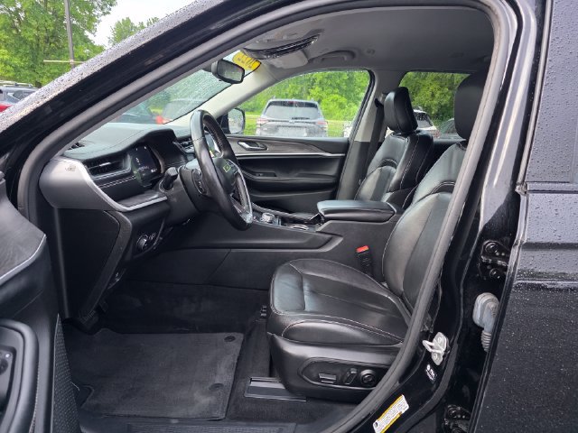 Used 2022 Jeep Grand Cherokee L Limited AWD/4WD image 17