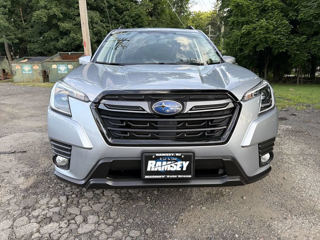 Certified 2023 Subaru Forester Limited AWD/4WD image 3