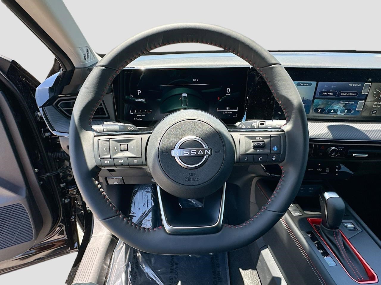 New 2025 Nissan Kicks SR FWD image 7