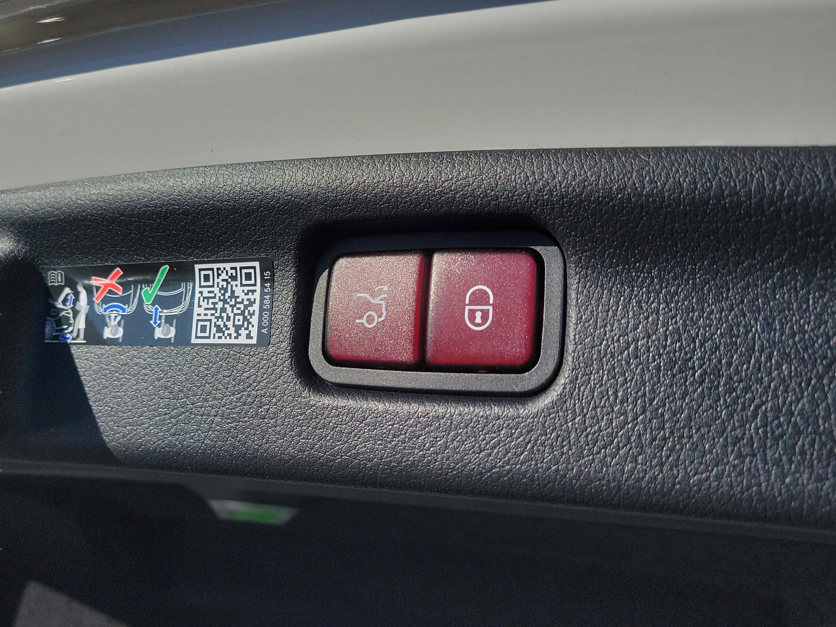 Certified 2025 Mercedes-Benz C 300 Sedan image 29