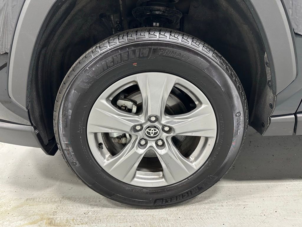 Used 2025 Toyota RAV4 XLE image 62