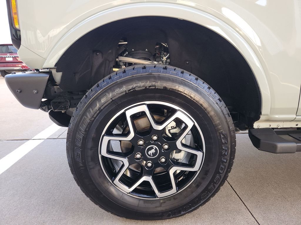 Used 2023 Ford Bronco Outer Banks image 32