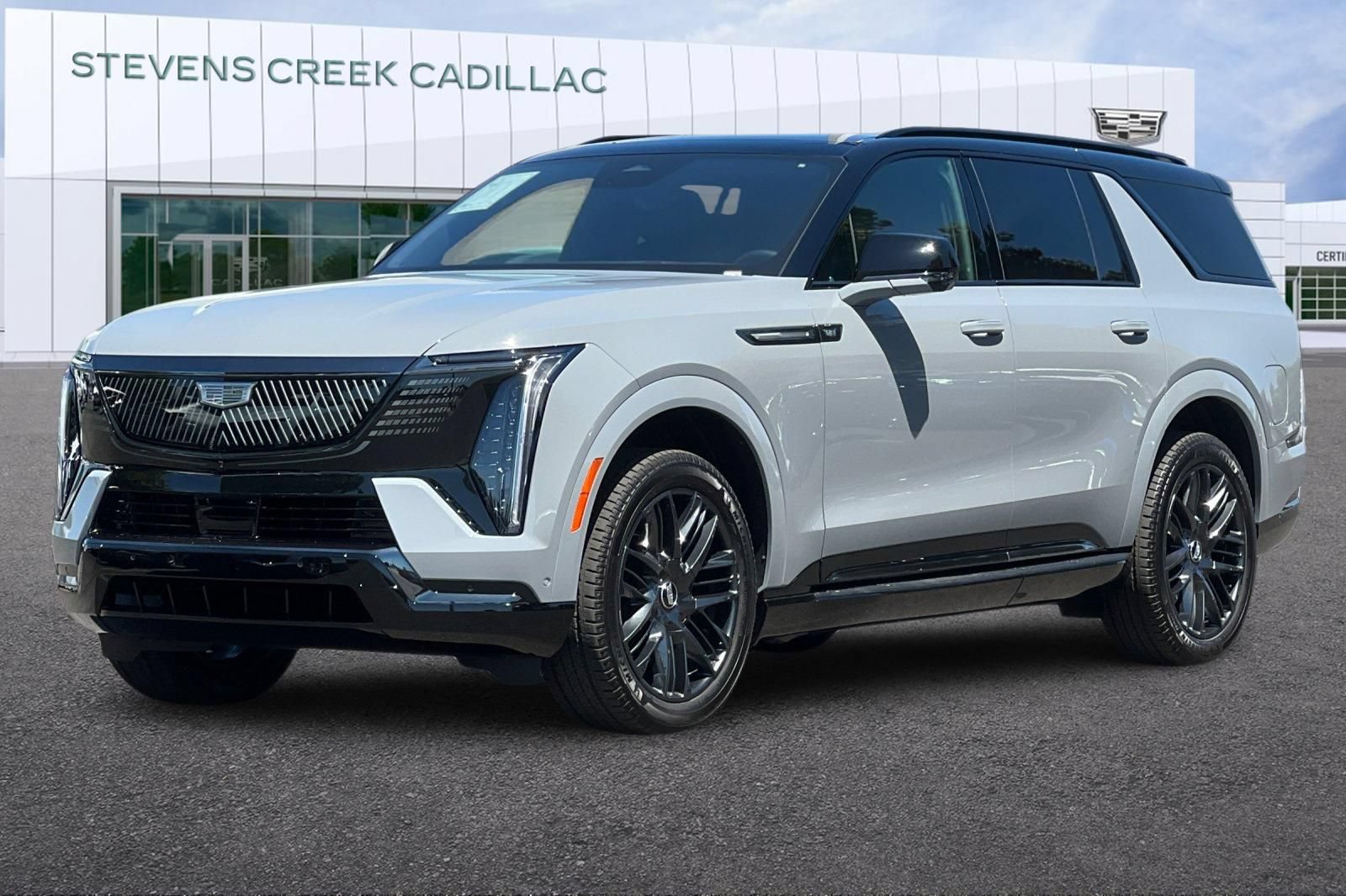 Used 2026 Cadillac Escalade IQL Sport 1 w/ LPO, ONYX Package AWD/4WD image 7