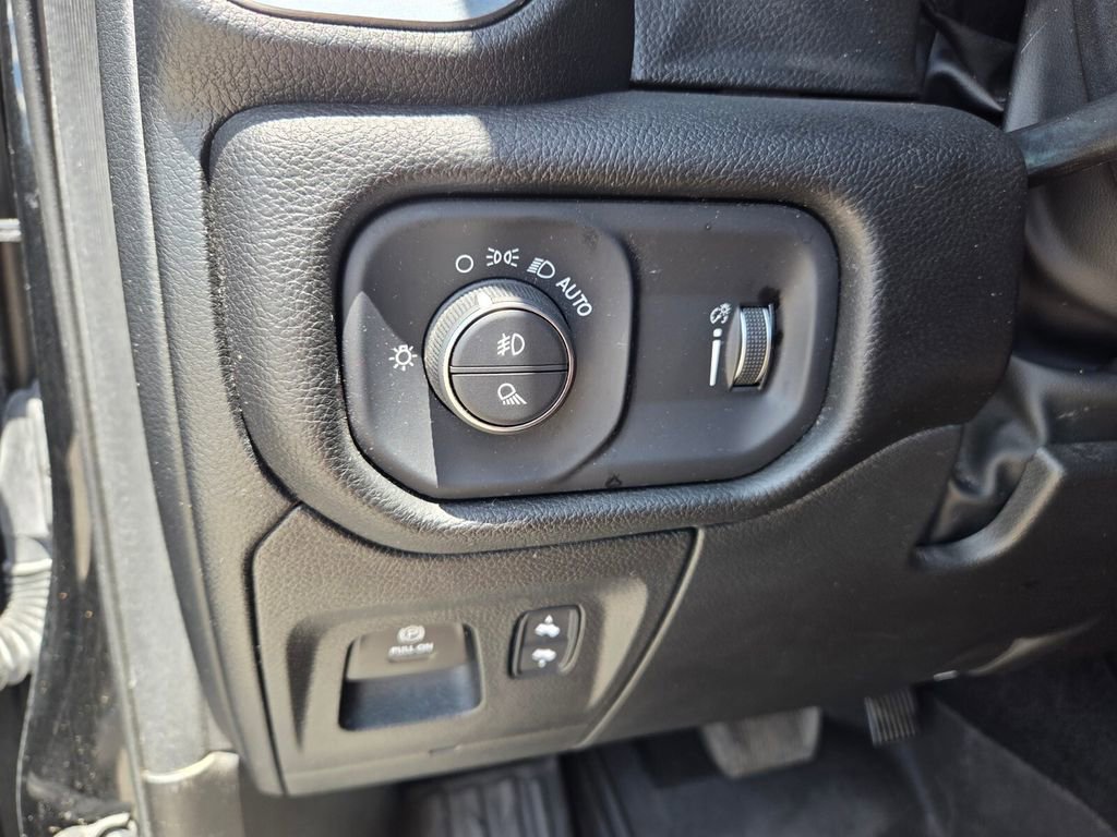 Used 2025 RAM 1500 Big Horn RWD image 24