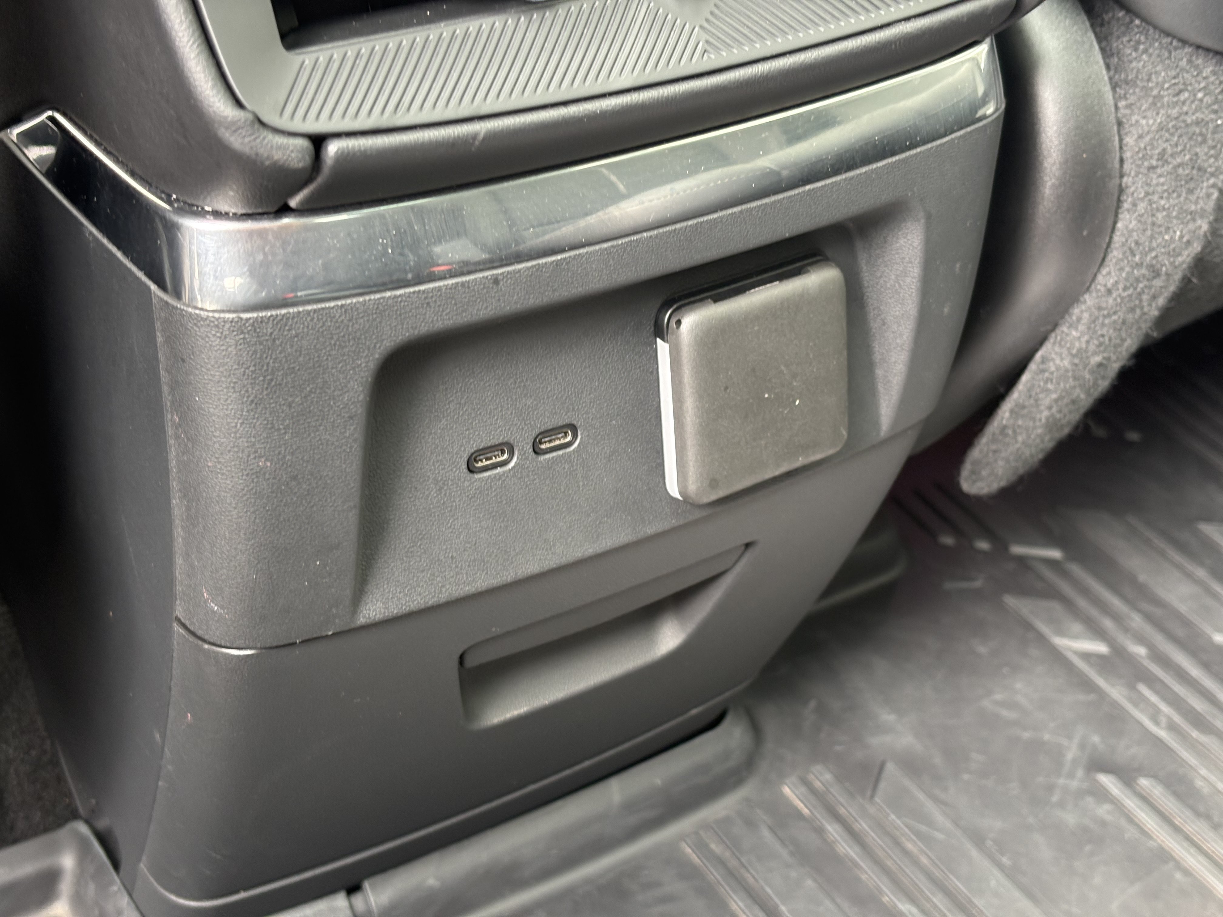 Certified 2026 Cadillac Vistiq Sport w/ LPO, Floor Liner Package AWD/4WD image 16