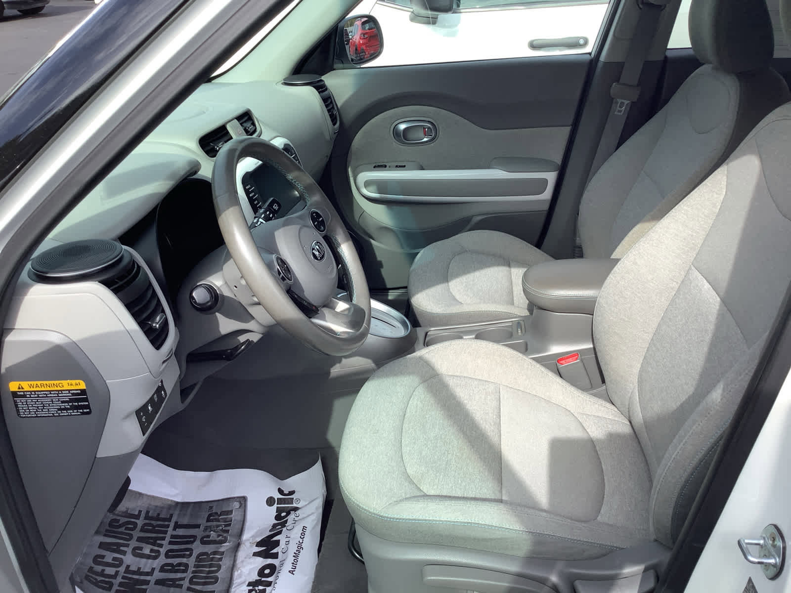 Used 2017 Kia Soul EV image 6