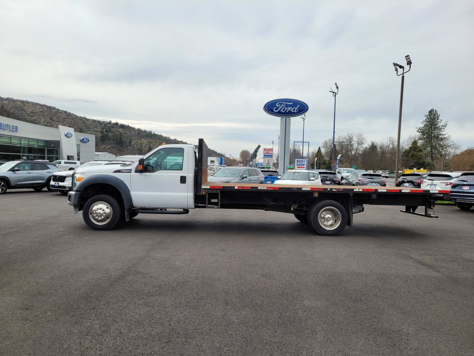 Used 2016 Ford F550 Luxury RWD image 8