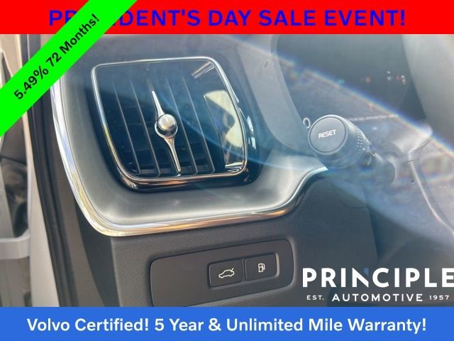 Certified 2025 Volvo XC60 T8 Core image 23