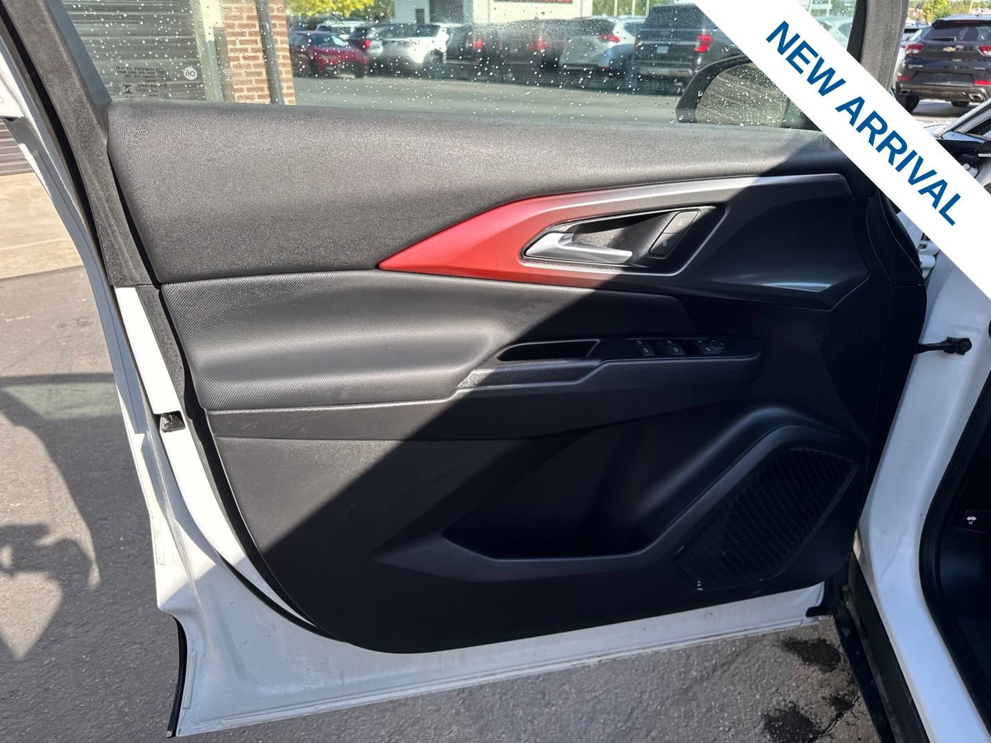 Used 2024 Chevrolet Equinox EV RS FWD image 17