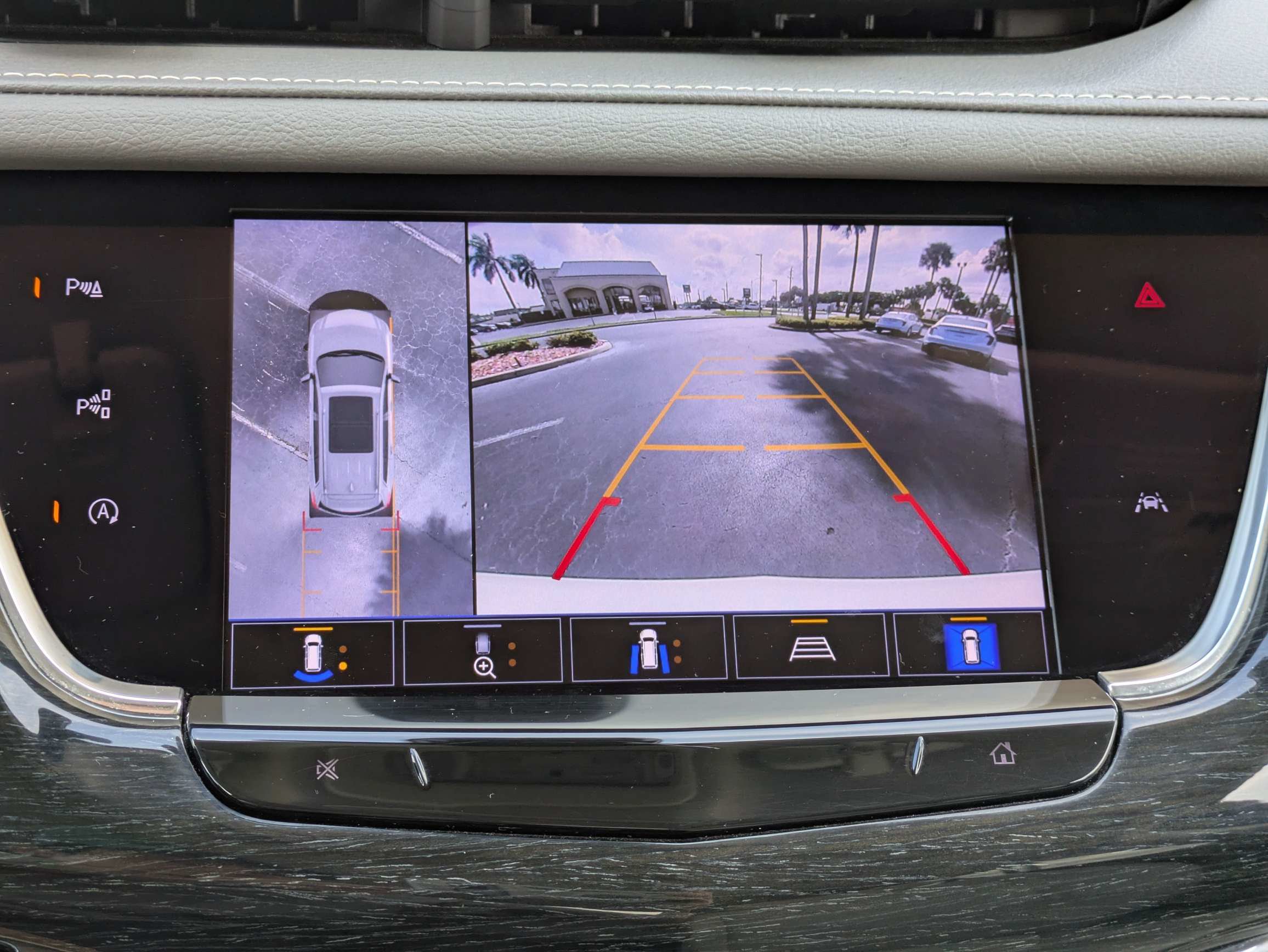 Used 2022 Cadillac XT6 Premium Luxury w/ Technology Package AWD/4WD image 25
