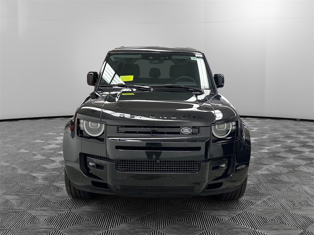 New 2026 Land Rover Defender 110 X-Dynamic SE image 8