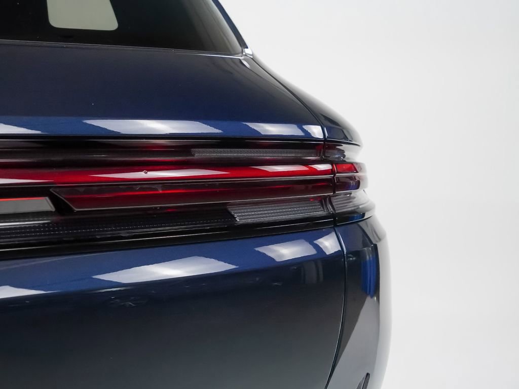 Certified 2025 Porsche Cayenne image 10