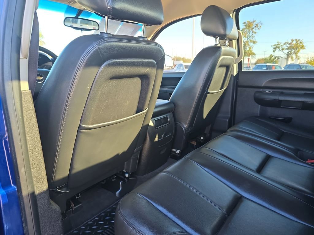 Used 2014 Chevrolet Silverado 2500 LT w/ Interior Plus Package image 13