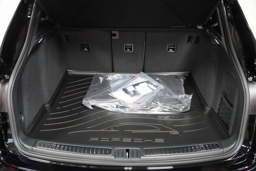 Used 2024 Porsche Macan S image 15