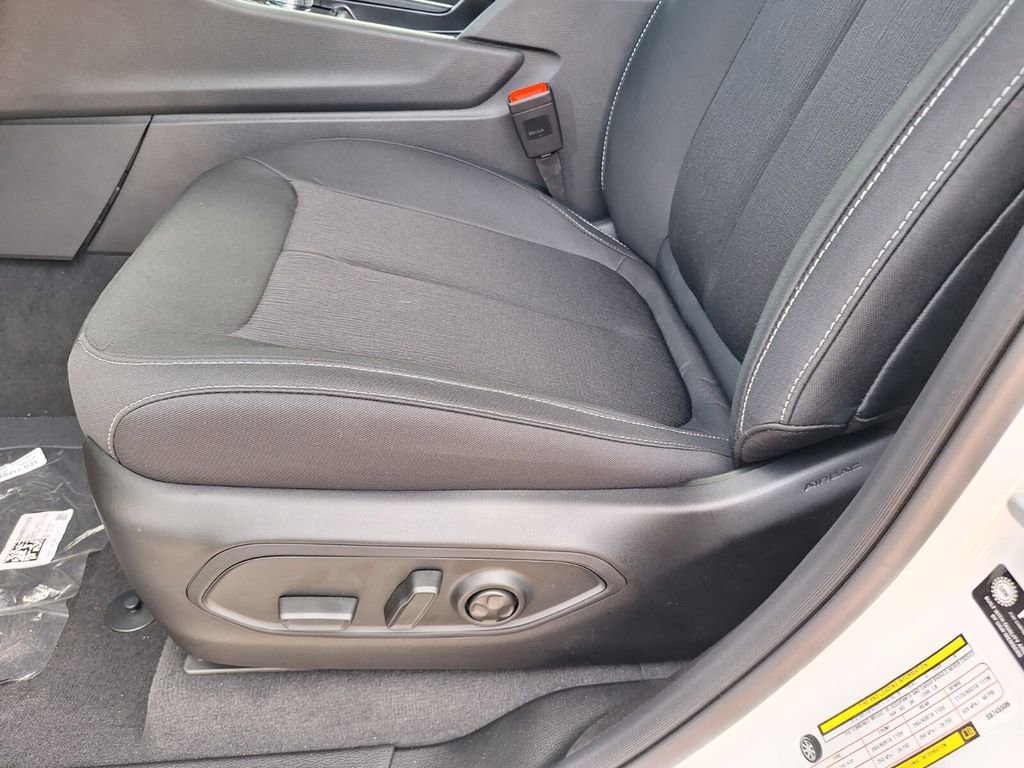 New 2025 Jeep Grand Cherokee L Laredo image 17