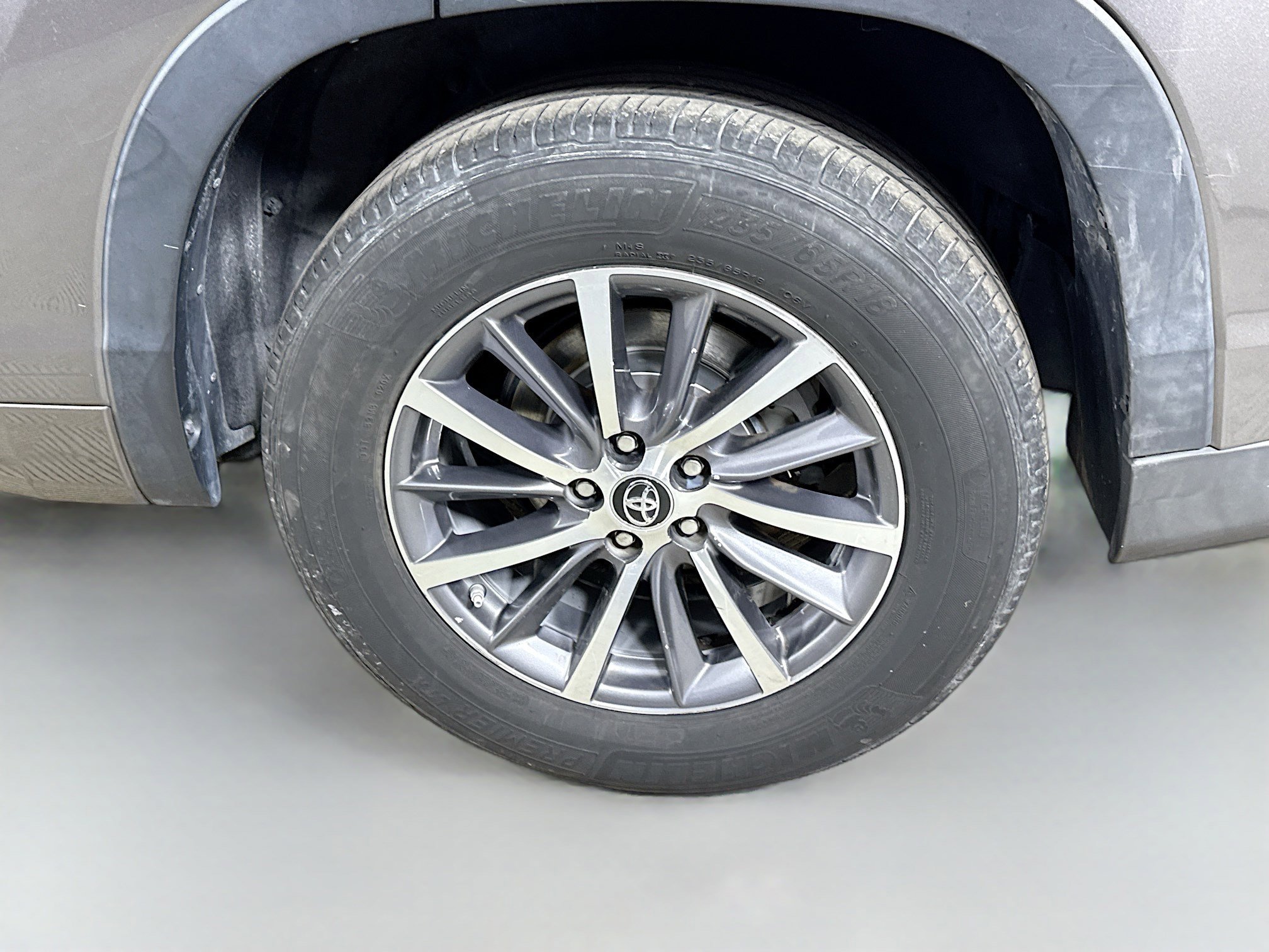 Used 2018 Toyota Highlander XLE image 37