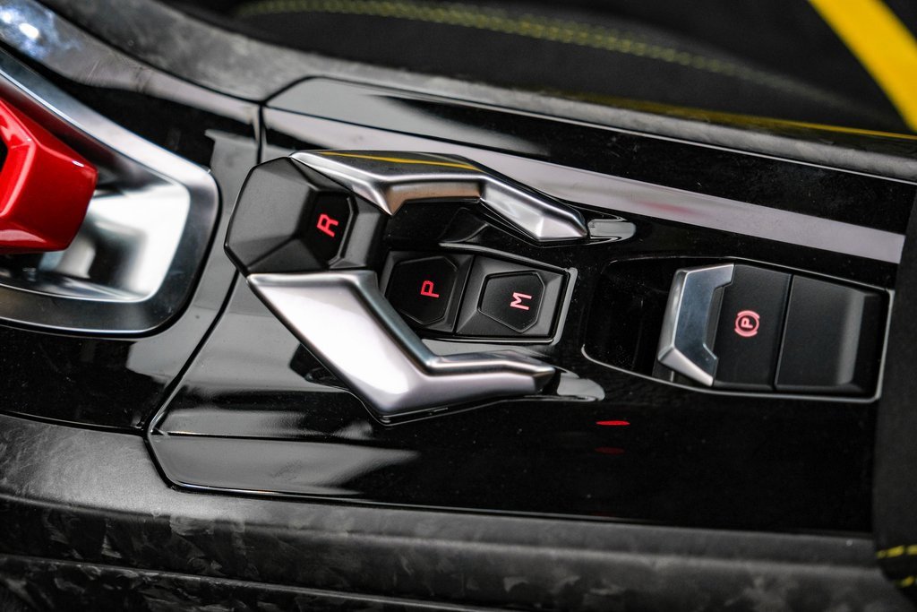 Used 2018 Lamborghini Huracan Performante image 25