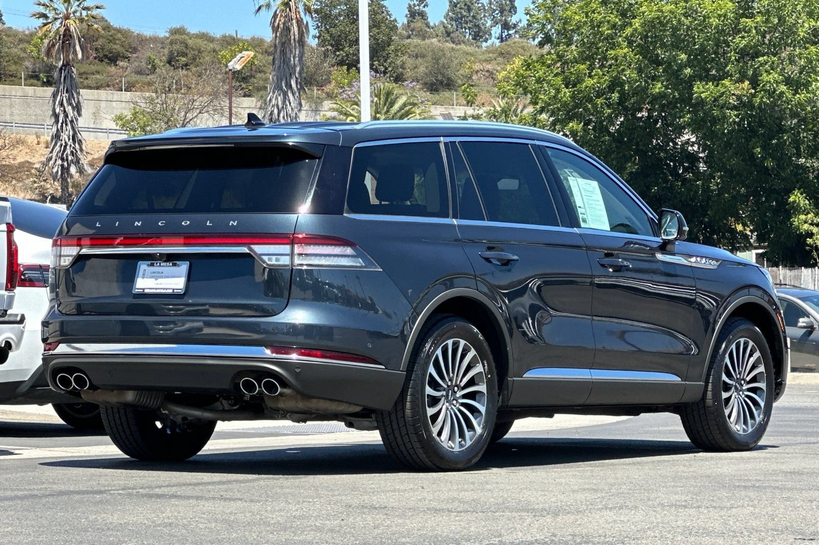 Certified 2023 Lincoln Aviator Reserve w/ Equipment Group 201A AWD/4WD image 3