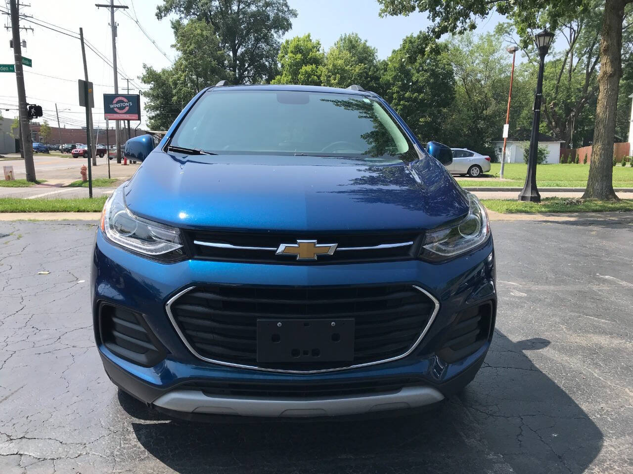 Used 2019 Chevrolet Trax LT w/ Driver Confidence Package FWD image 3