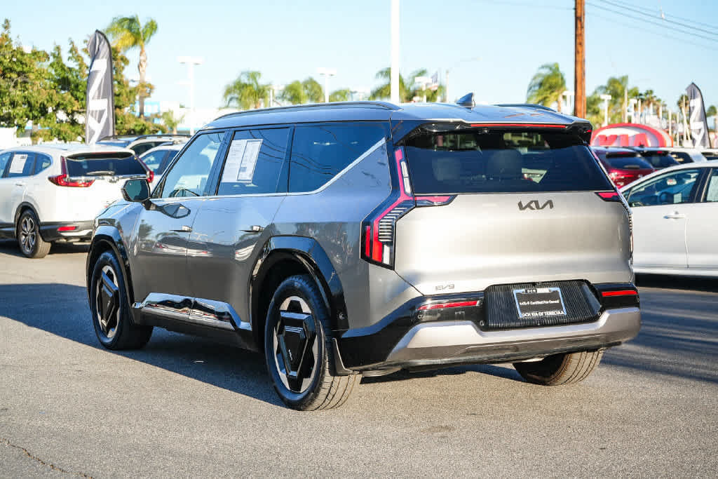 Certified 2024 Kia EV9 Land AWD/4WD image 8
