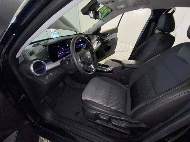 Used 2024 Chevrolet Trax LT w/ Driver Confidence Package FWD image 31