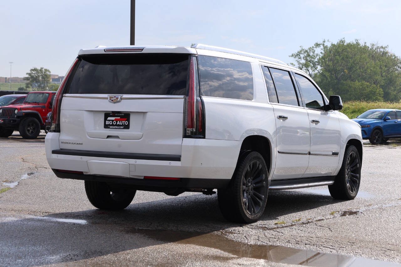 Used 2019 Cadillac Escalade ESV Luxury AWD/4WD image 9