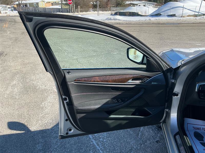 Used 2017 BMW 540i xDrive image 19