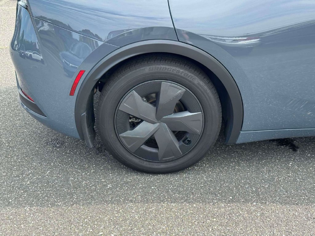 Certified 2025 Toyota Prius LE AWD/4WD image 10