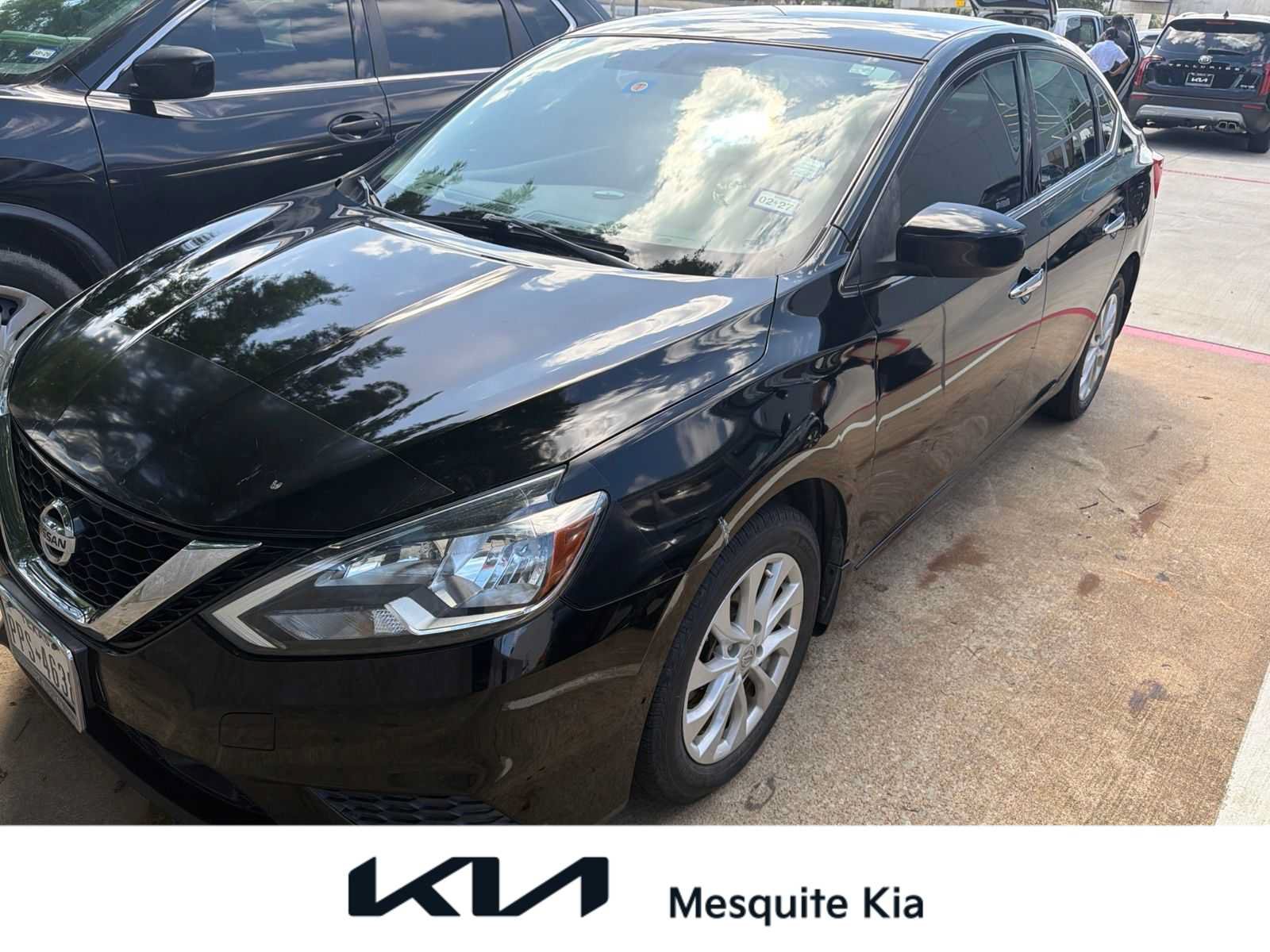 Used 2018 Nissan Sentra SV FWD image 1