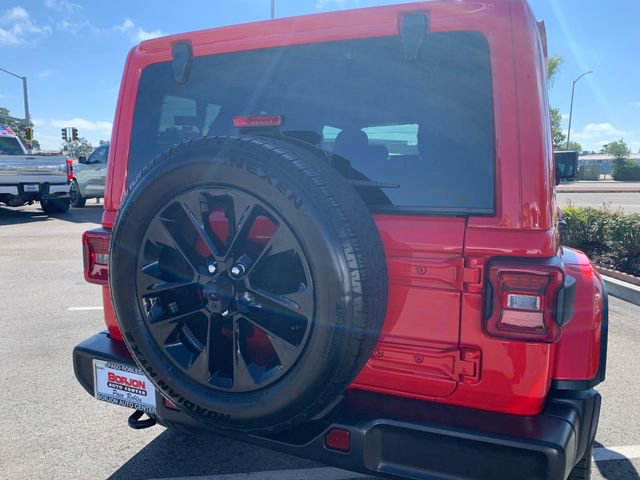 Used 2025 Jeep Wrangler Unlimited Sahara AWD/4WD image 8