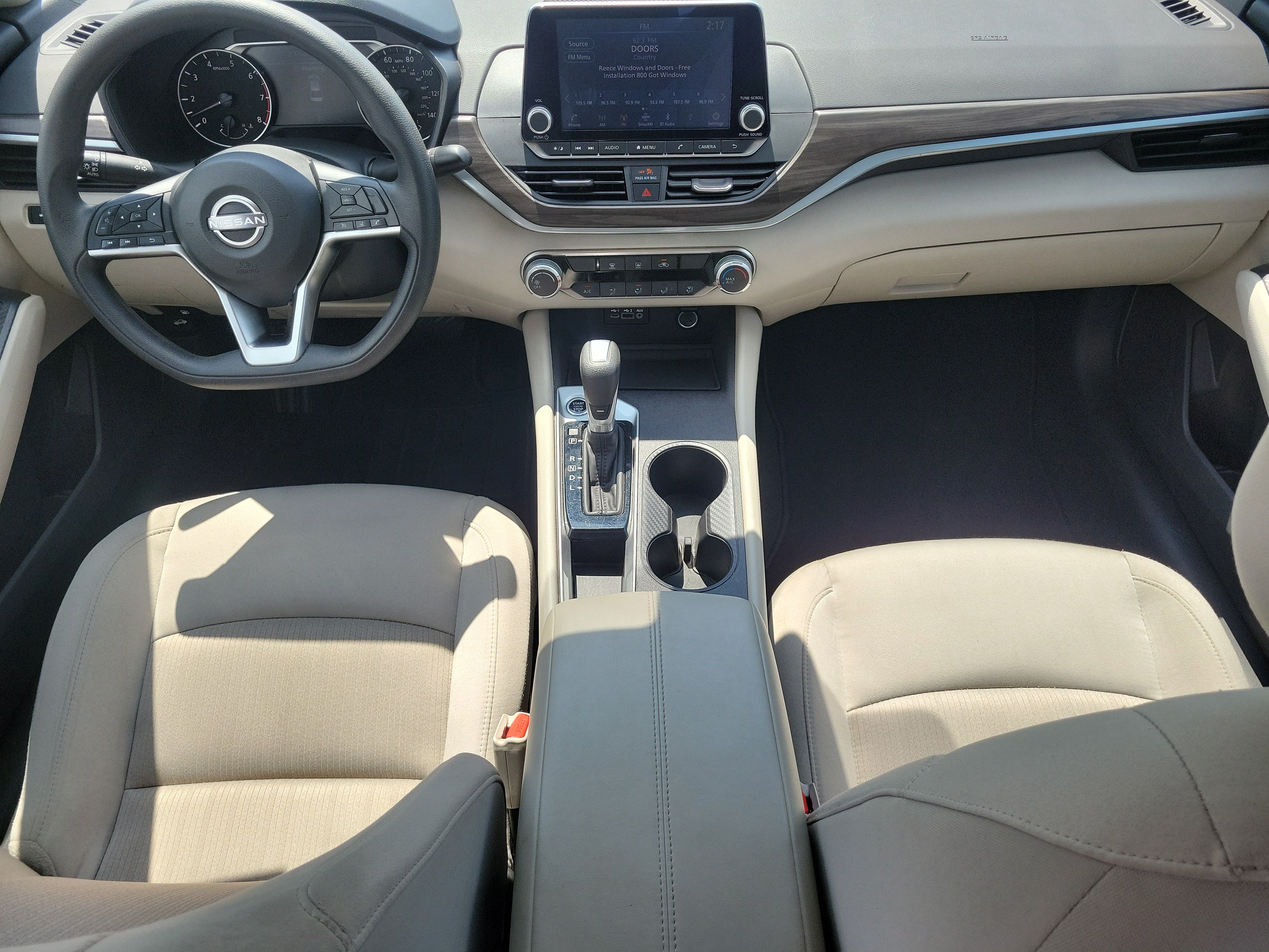 Used 2025 Nissan Altima 2.5 SV FWD image 17
