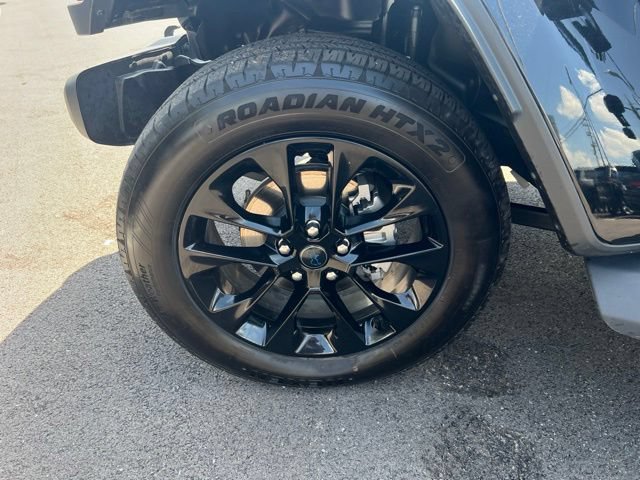 Used 2025 Jeep Wrangler Unlimited Sahara AWD/4WD image 39