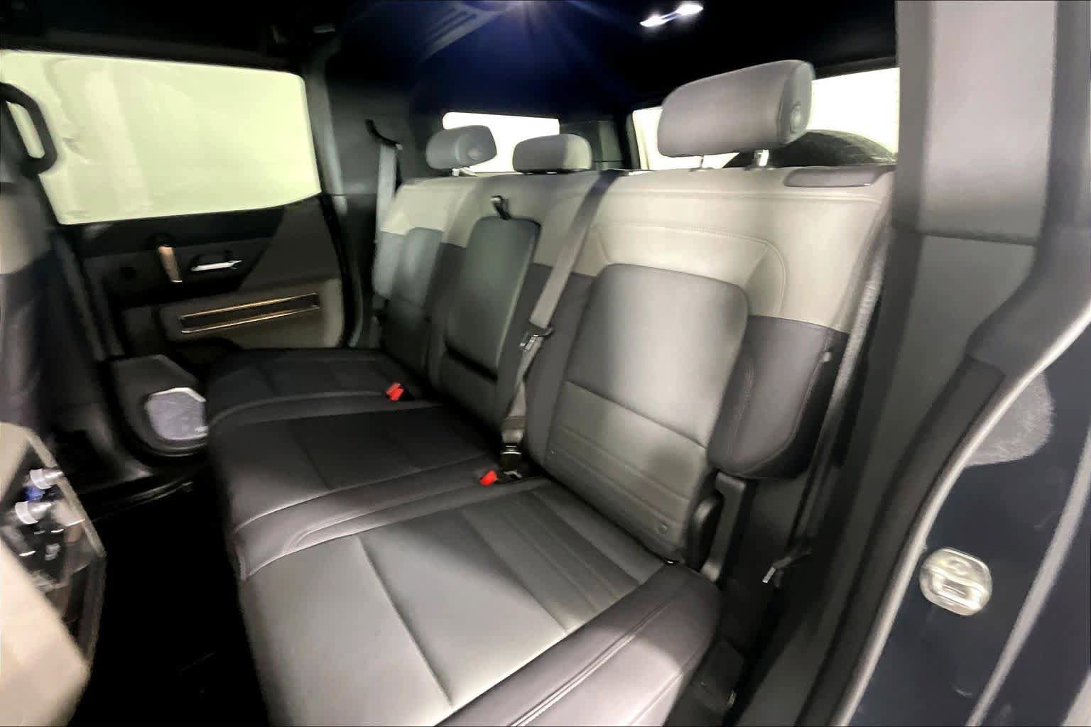 Used 2025 GMC Hummer EV 3X w/ LPO, Sport Package AWD/4WD image 17