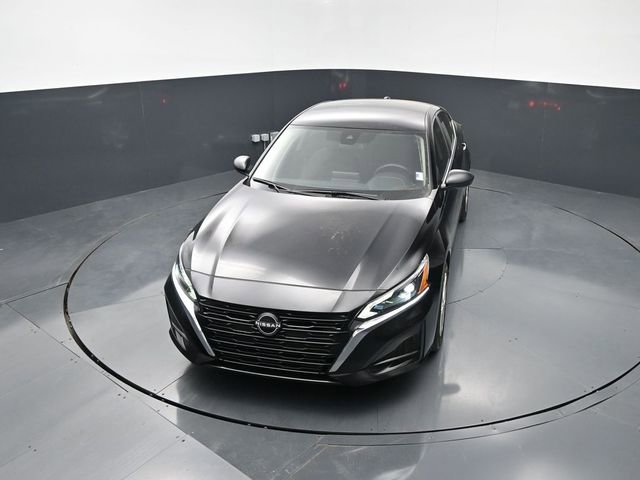 Used 2025 Nissan Altima 2.5 S FWD image 18