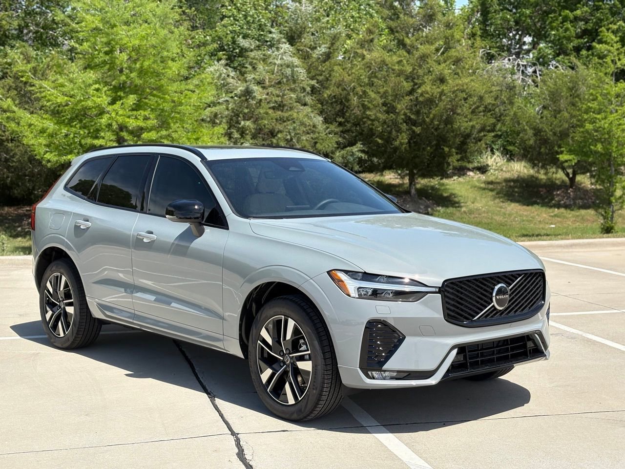 New 2026 Volvo XC60 B5 Core w/ Protection Package Premier AWD/4WD image 4