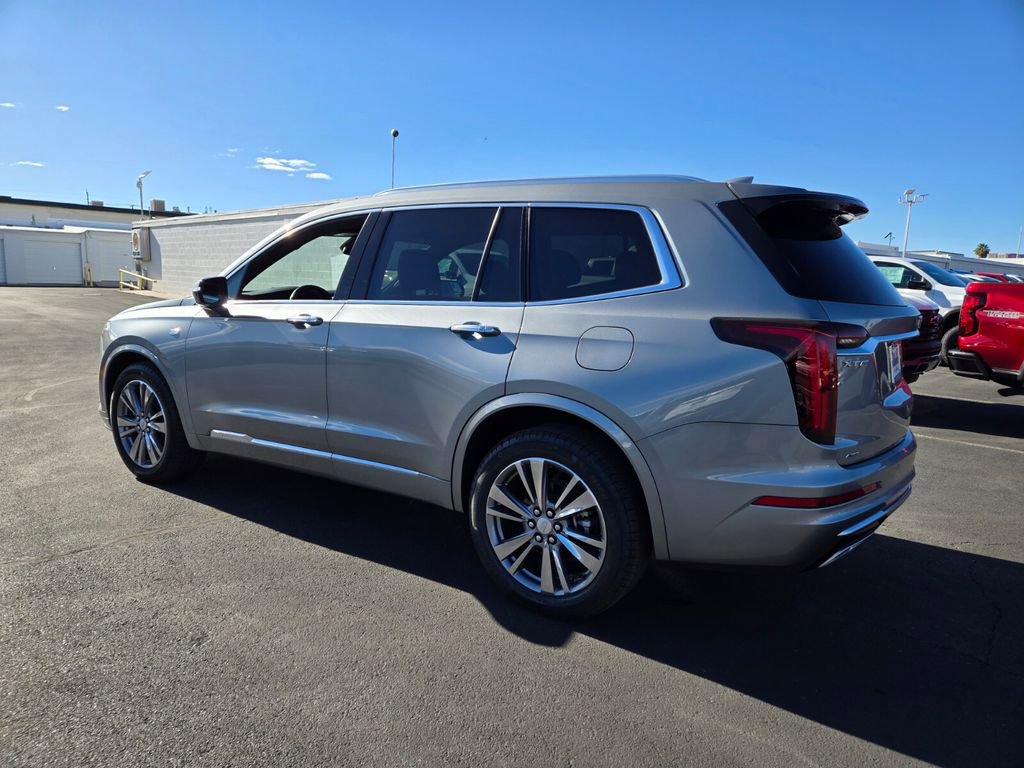 Used 2025 Cadillac XT6 Premium Luxury image 4