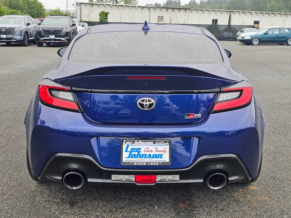 Used 2022 Toyota GR86 Premium w/ ALL Weather Mat Package (TMS) RWD image 6
