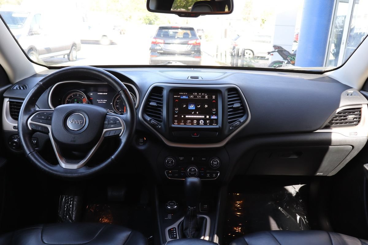 Used 2016 Jeep Cherokee Limited AWD/4WD image 10