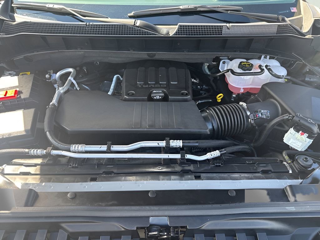 Used 2024 Chevrolet Silverado 1500 LT image 9