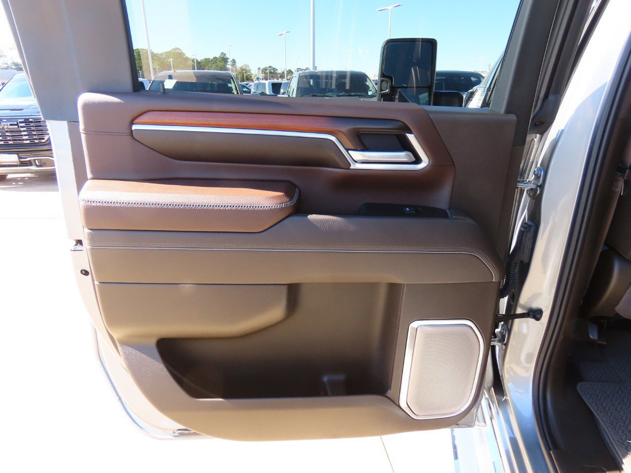 Used 2025 GMC Sierra 3500 Denali w/ Denali Reserve Package image 19