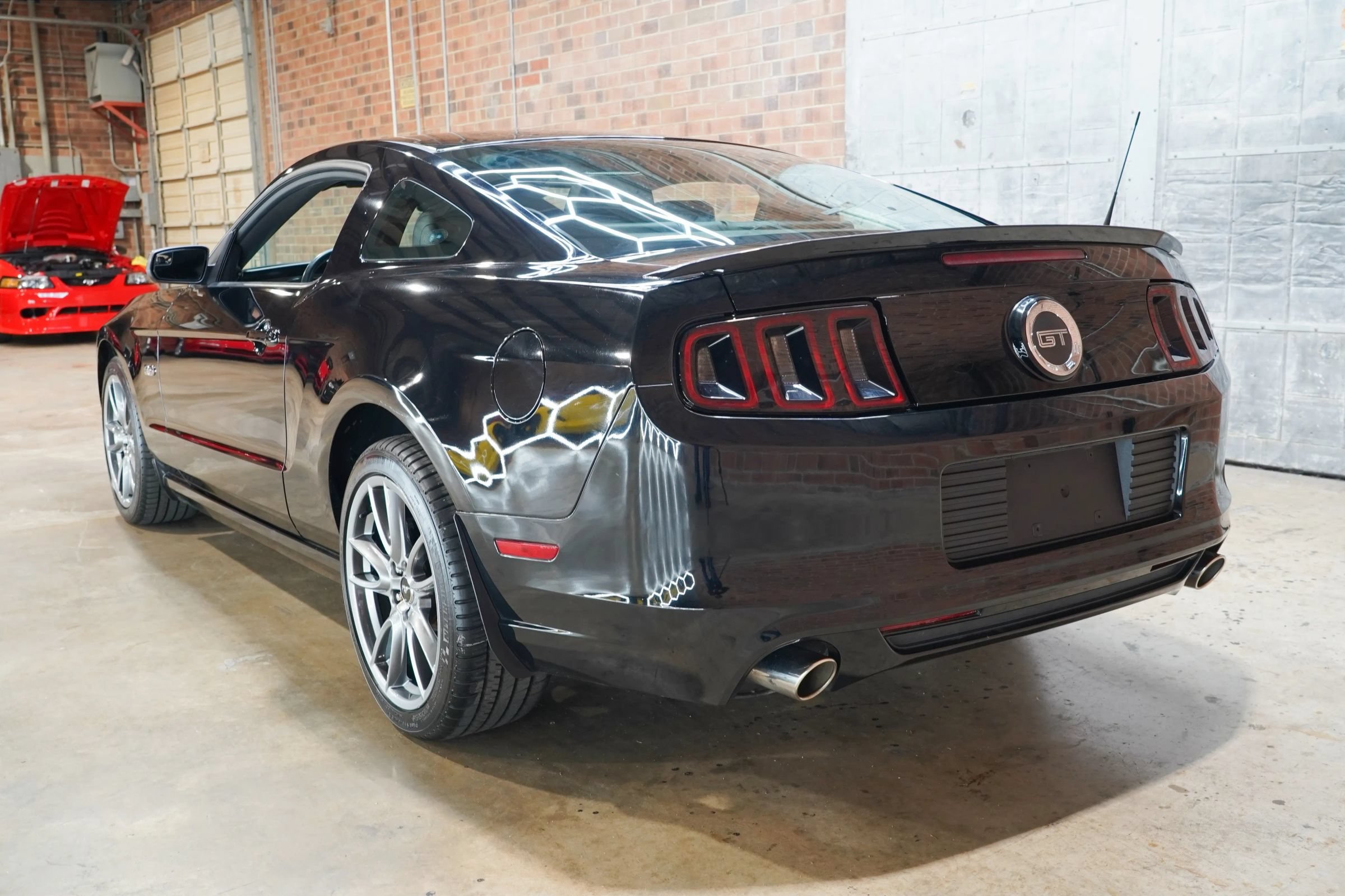 Used 2013 Ford Mustang GT Premium w/ Brembo Brake Pkg RWD image 9