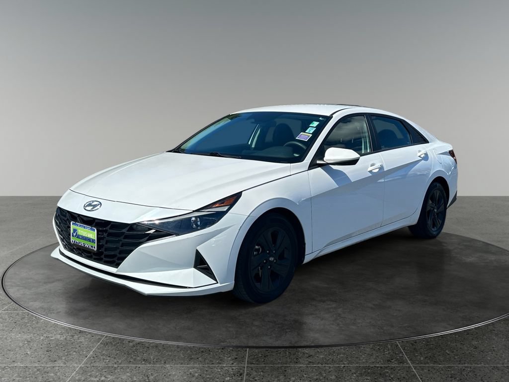 Used 2022 Hyundai Elantra SEL w/ Cargo Package FWD image 4