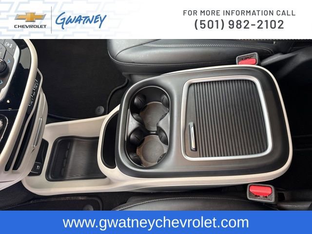 Used 2024 Chrysler Pacifica Touring-L image 18