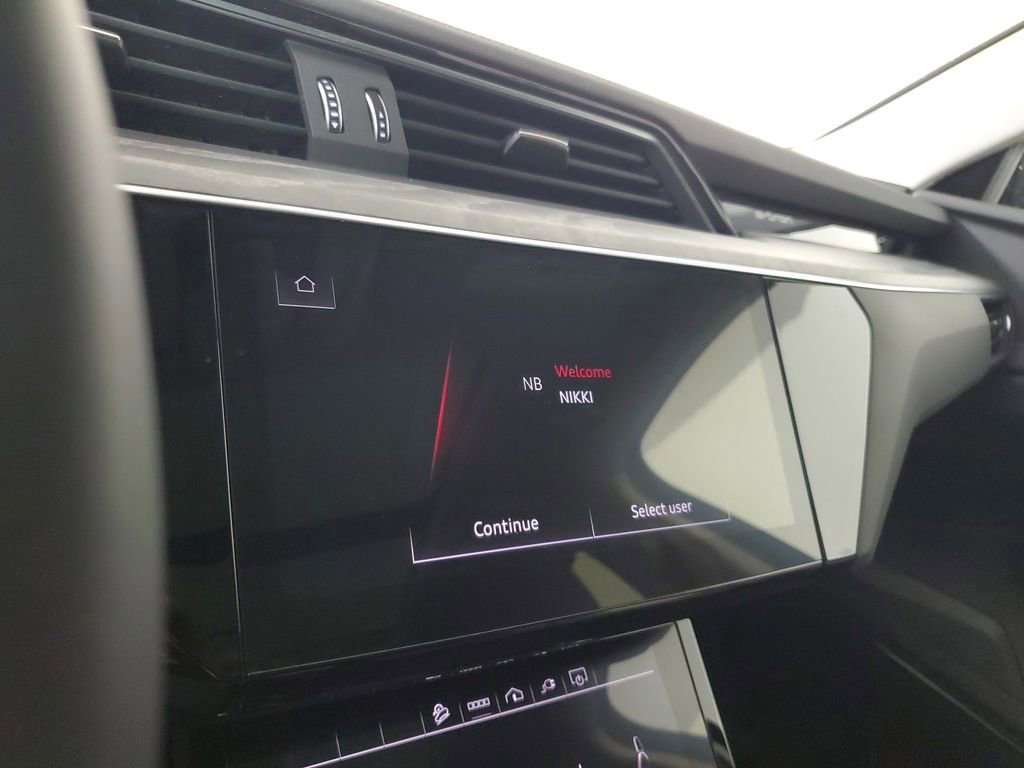 Certified 2023 Audi e-tron Premium Plus w/ Premium Plus Package image 29